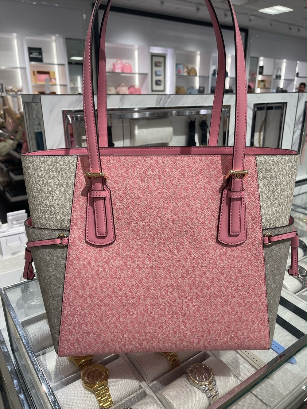 MICHAEL KORS Voyager Lg Color-Block Signature Logo Top Zip EW Shoulder Tote
NWT - Picture 16 of 16